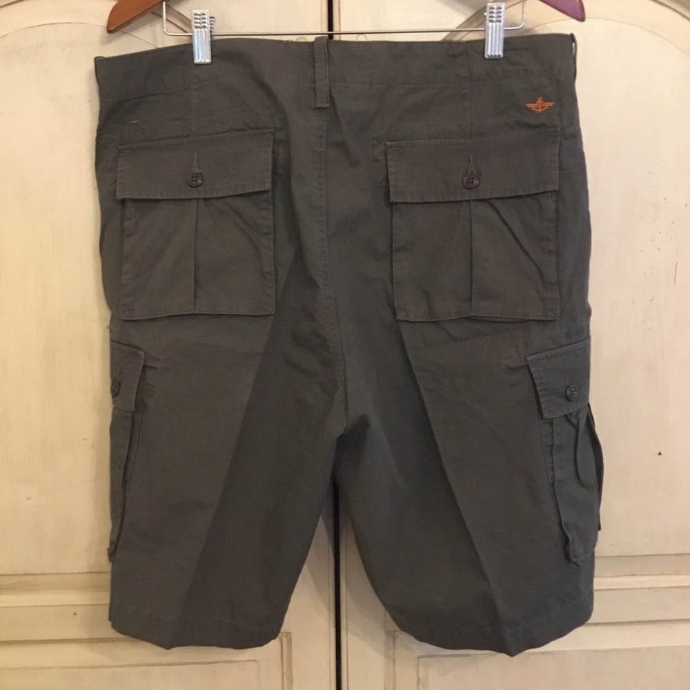 Dockers Men’s Green Cargo Shorts Size 36 - Picture 2 of 6